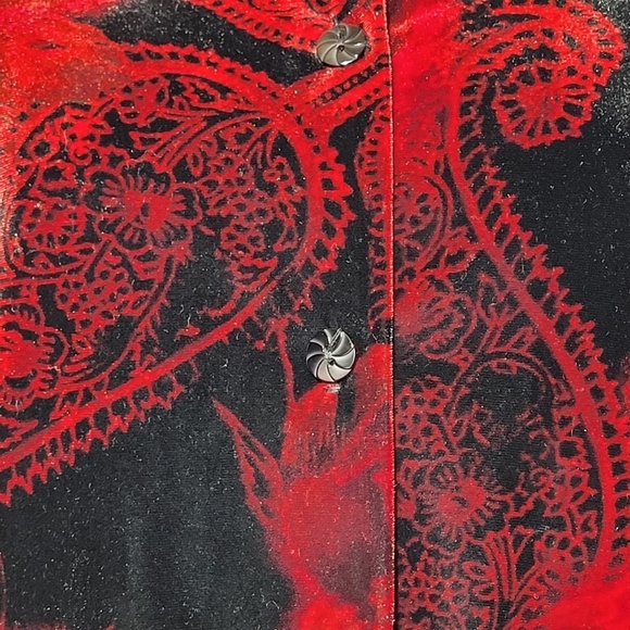 VTG EN FOCUS Studio Black Velvet and Rose Print Button Down Sweater (MP) - Picture 6 of 11